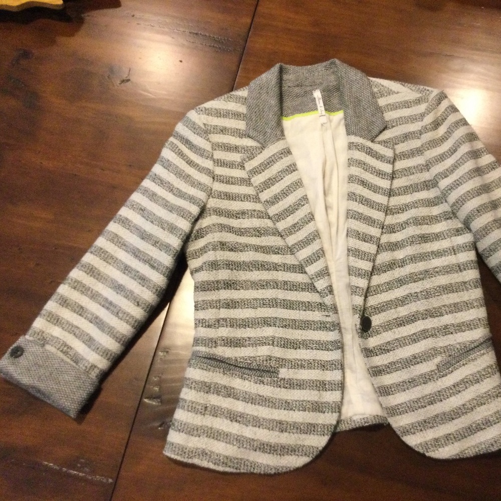 Grey and white jacket. Small. Willow & Clay.